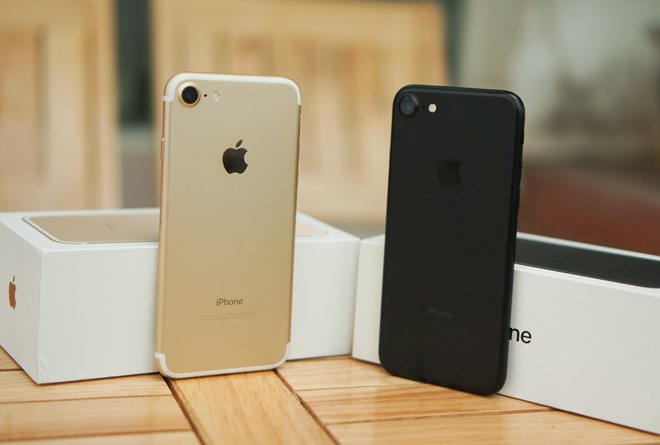 iPhone 7 giảm giá sát 17 triệu, thị trường hỗn loạn
