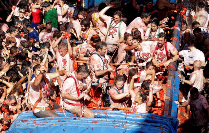 Không khí vui nhộn tại lễ hội cà chua ở Tây Ban Nha
