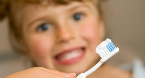 Mối nguy hiểm khi không chăm sóc răng sữa cho con