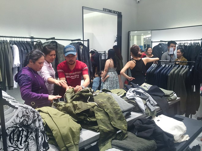 Người Việt cẩn trọng mua hàng tồn của Zara