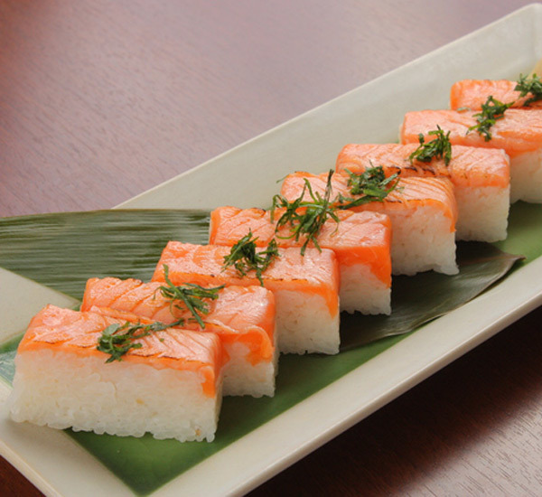 Từ sushi đường phố đến nhà hàng