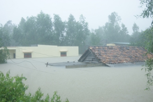 Dân mạng xót thương liên tục cập nhật cảnh ngập lụt tại Quảng Bình
