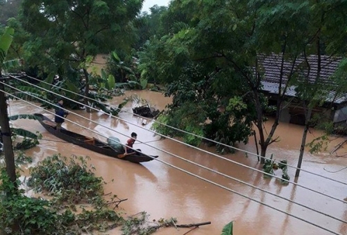 Dân mạng xót thương liên tục cập nhật cảnh ngập lụt tại Quảng Bình