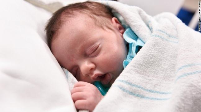 Điều kỳ diệu đã xảy ra: Một em bé đã được sinh ra hai lần!