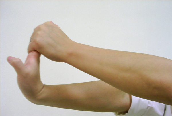 Làm 8 động tác tay này, bạn sẽ bất ngờ vì tác dụng đối với xương khớp