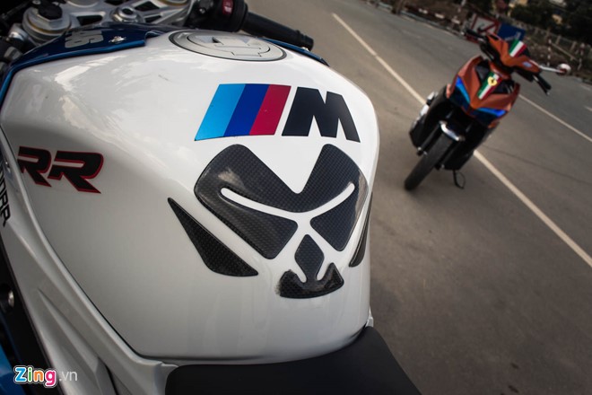 Siêu mô tô BMW S1000RR lên tem M Series tại Sài Gòn
