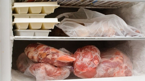 Vì sao không nên trữ thịt nấu chín quá 2 ngày trong tủ lạnh?