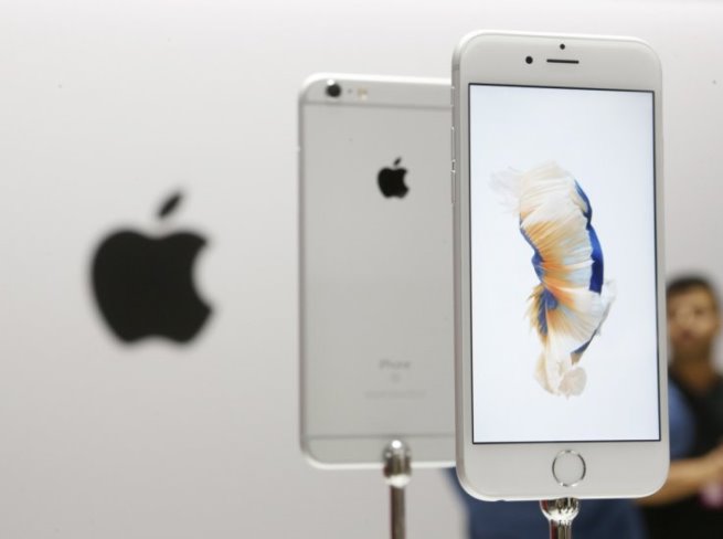 Không nhận lỗi nhưng Apple vẫn thay pin miễn phí cho người dùng iPhone 6s