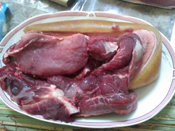 Cô bán thịt chia sẻ cách phân biệt thịt lợn chết, ghẻ lở ‘đội lốt’ thịt lợn mán, lợn rừng