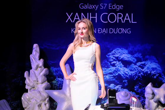 Galaxy S7 Edge Blue Coral - Vũ khí mới của Samsung