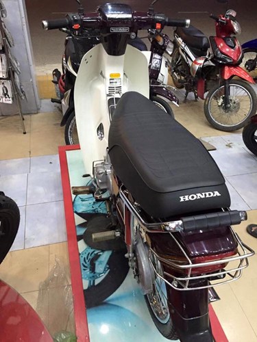 'Honda Dream II giá 350 triệu đồng tại Việt Nam là 'hàng dựng'?