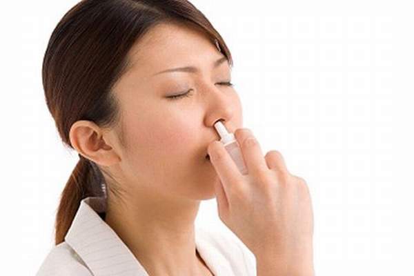 Lạm dụng thuốc xịt mũi có nguy cơ teo niêm mạc mũi, ngộ độc thuốc