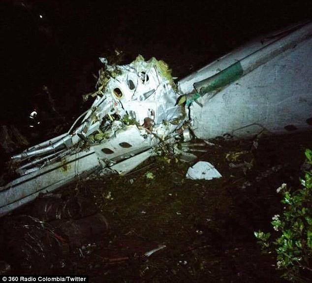 'Máy bay chở đội bóng đá Brazil bị rơi: 6 người sống sót, trong đó có 1 cầu thủ