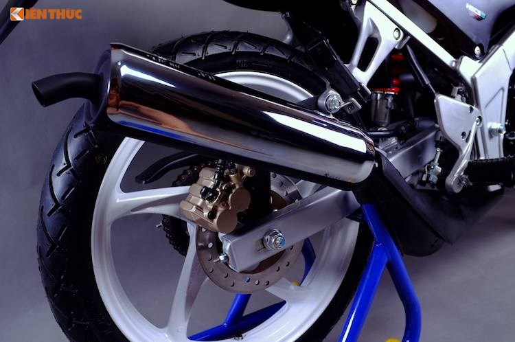 Môtô Honda LS125R “đập thùng” giá 230 triệu tại HN