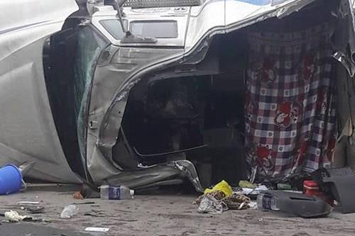 Tai nạn kinh hoàng ở Ba Vì, 3 người thương vong, nhiều phương tiện hư hỏng nặng