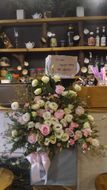 Thị trường hoa chúc mừng 20.11: Hoa hướng dương, hoa hồng lên ngôi