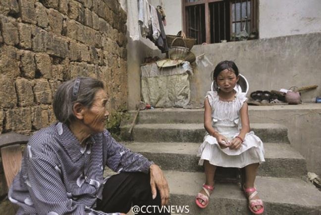 'Trung Quốc: Choáng với làn sóng trẻ “mồ côi bất đắc dĩ”