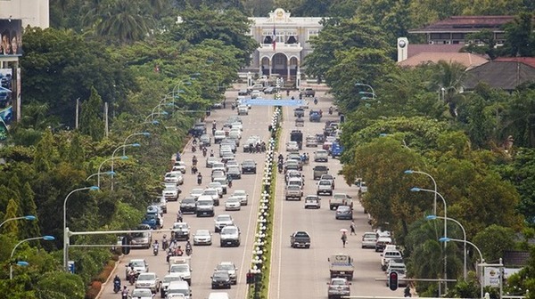 Xe hơi ở Lào rẻ hơn rất nhiều so với Việt Nam