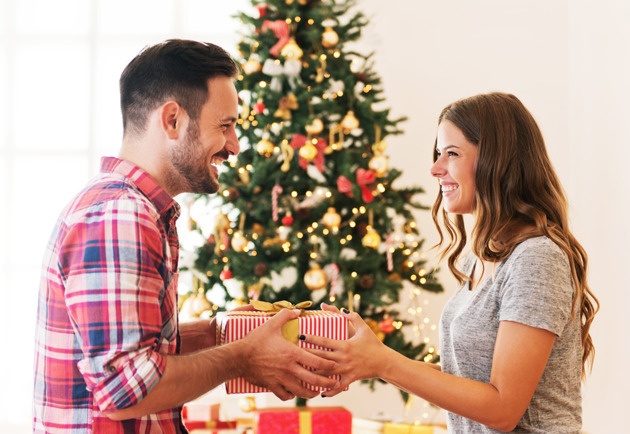 6 món quà Giáng sinh chồng nào cũng muốn nhưng không dám nói