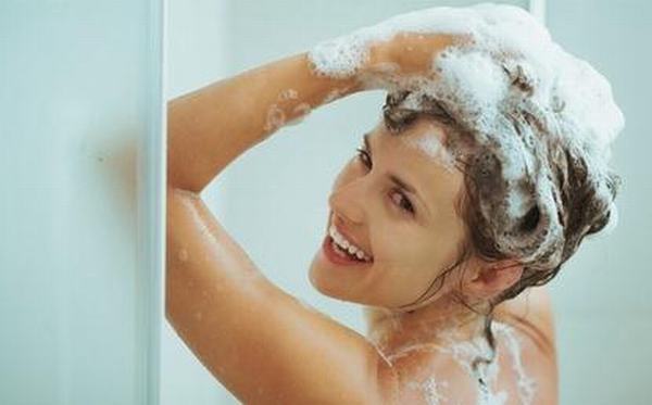 Mách bạn cách tắm gội đúng để bảo vệ da và phòng ngừa bệnh ngay từ hôm nay