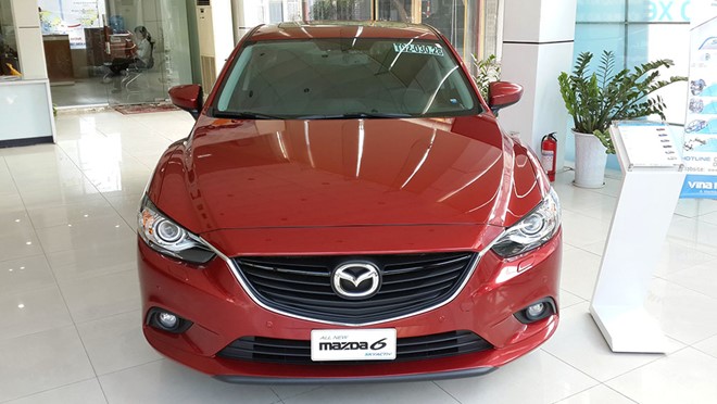 'Mazda 6 giảm giá mạnh: Mua hôm trước, hôm sau mất 170 triệu