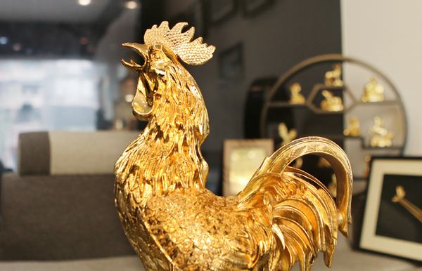 Quà tết Đinh Dậu tượng gà mạ vàng giá 35 triệu đồng gây sốt
