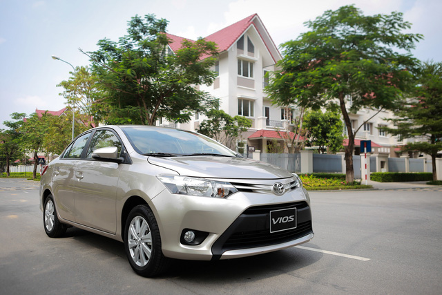 Top 10 xe bán chạy nhất thị trường ô tô Việt tháng 11