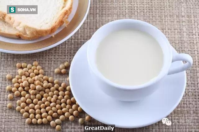 Trẻ tử vong sau khi uống sữa: Bài học đau lòng cần biết về sữa đậu nành