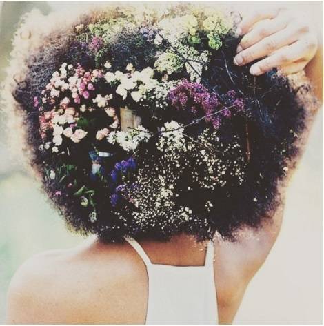 12 kiểu tóc với hoa ngọt ngào cho mùa xuân