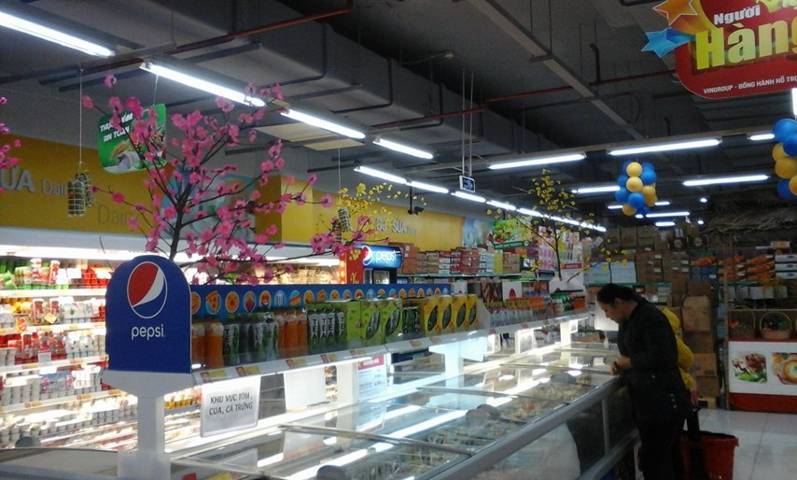 Đủ “chiêu” khuyến mãi, siêu thị vẫn vắng khách dịp Tết Dương lịch