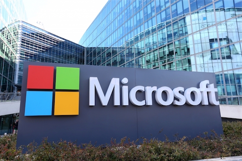 'Hàng trăm nhân viên Microsoft sắp mất việc