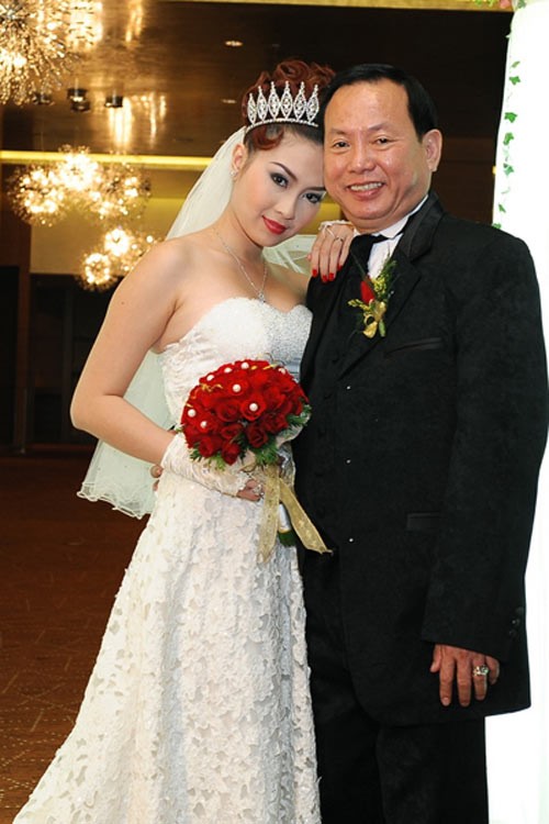 Hoa hậu Thu Ngân nối dài danh sách những hoa hậu Việt lấy chồng già