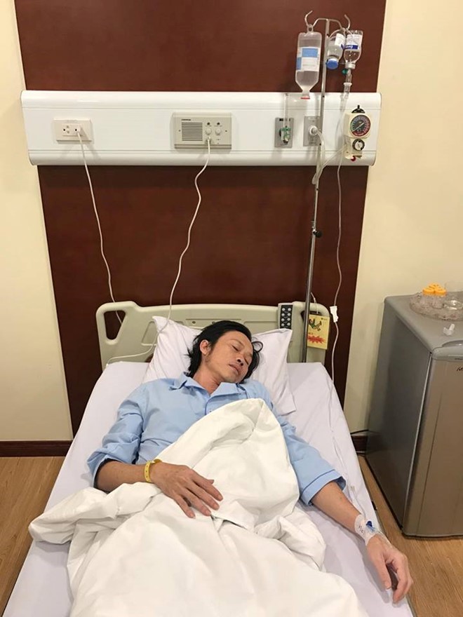 Hoài Linh nhập viện cấp cứu, live show tạm hoãn
