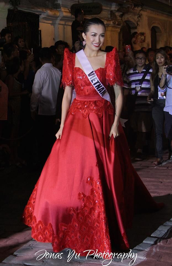 Lệ Hằng vào top 5 thí sinh được yêu thích nhất tại Miss Universe 2016