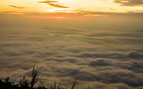 'Săn mây trên đỉnh núi bà Đen, Tây Ninh
