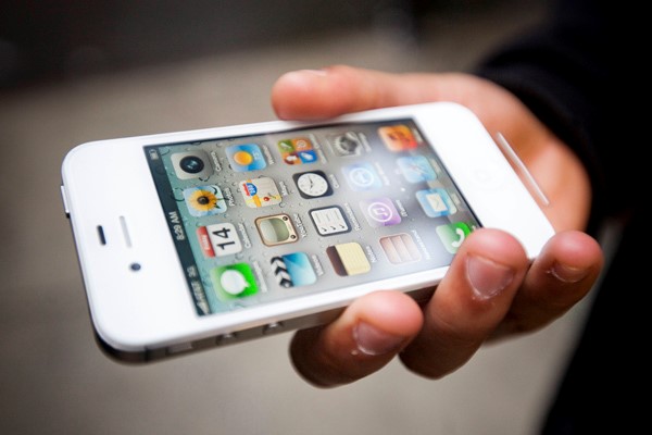 'Tràn lan iPhone 4 giá 450.000 đồng tại Việt Nam