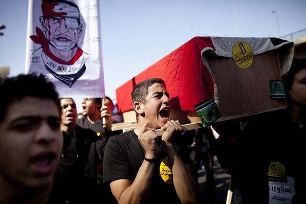 Ai Cập tuyên tử hình 10 CĐV giết người ở vụ bạo loạn thế kỷ