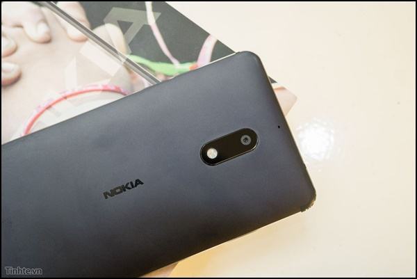 Ảnh thực tế smartphone 'gây bão' của Nokia tại thị trường Việt Nam
