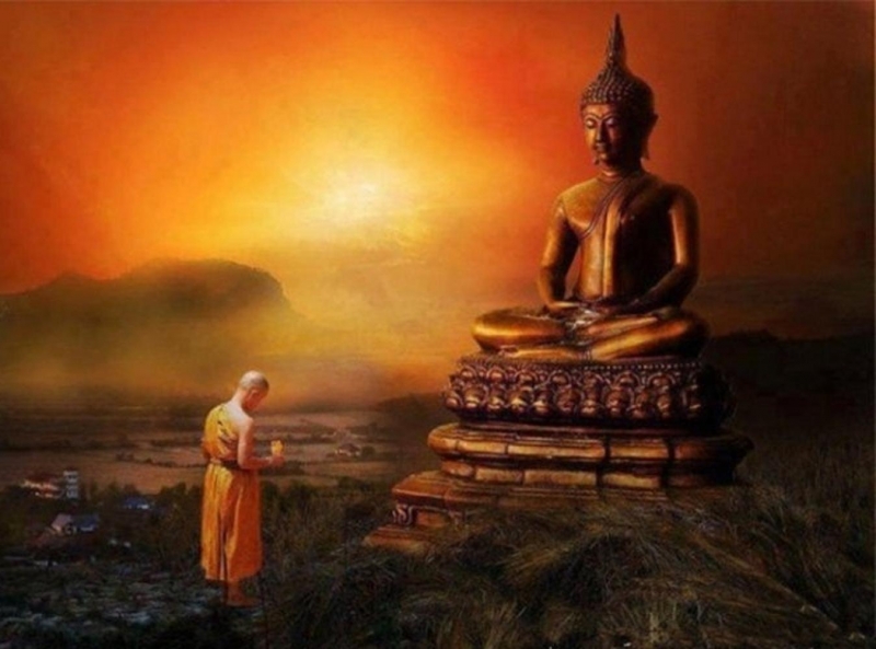 Phật chỉ: Mọi thứ trên thế gian này chỉ giống như bóng trăng trên mặt nước!
