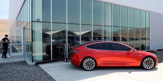 'Tesla Model 3 bị nghi không sản xuất đúng hẹn
