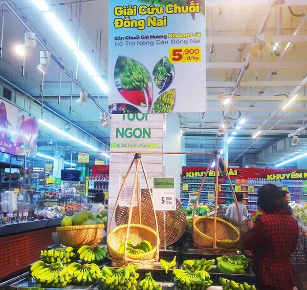 Chen nhau mua chuối 'giải cứu' giá 5.900 đồng/kg