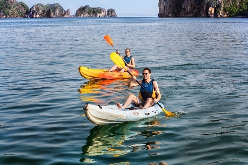 Khách đến Hạ Long sẽ không được chèo kayak từ ngày 1.4