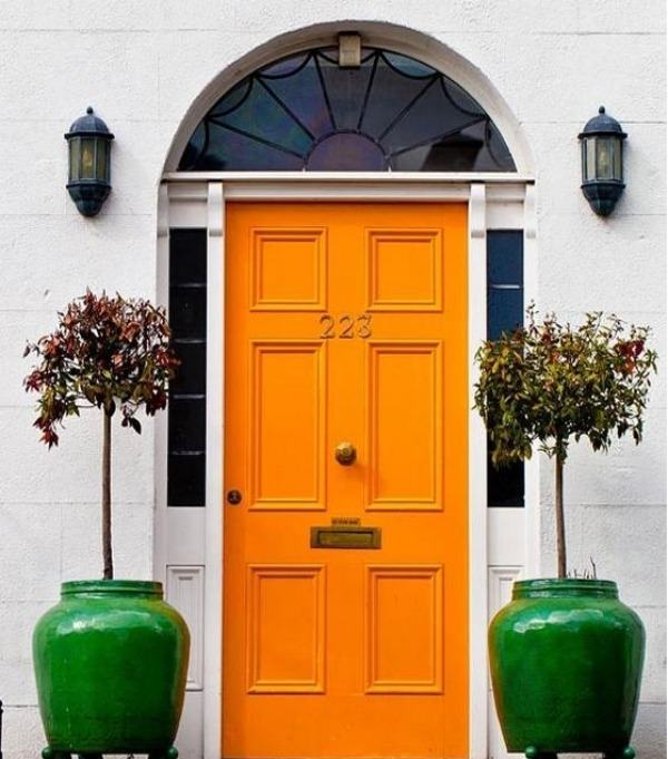 Những màu sắc tránh sơn lên cửa chính nếu không muốn 