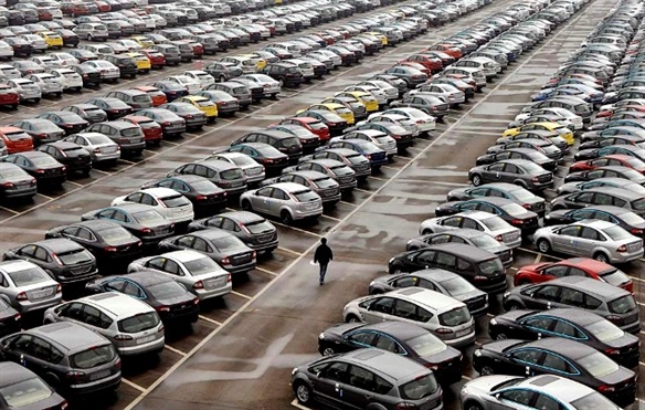 Ôtô liên tục giảm giá, nên mua hay đợi khi thuế nhập khẩu là 0%?