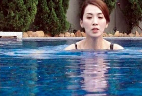 Sốc với cảnh phim trần trụi của sao nữ 43 tuổi Hong Kong