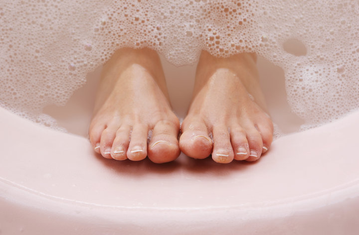 Tác dụng của việc tắm nước nóng với sức khỏe ít người biết đến