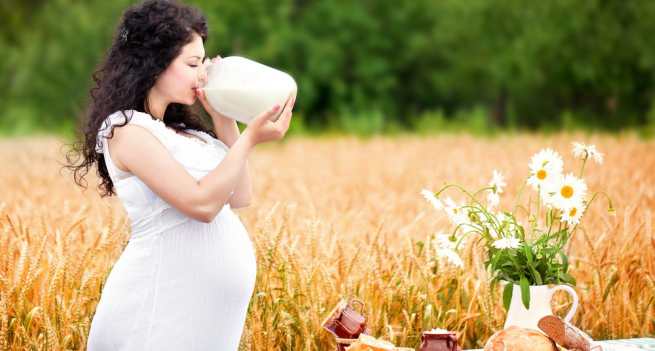Có bắt buộc phải uống sữa trong thai kỳ?