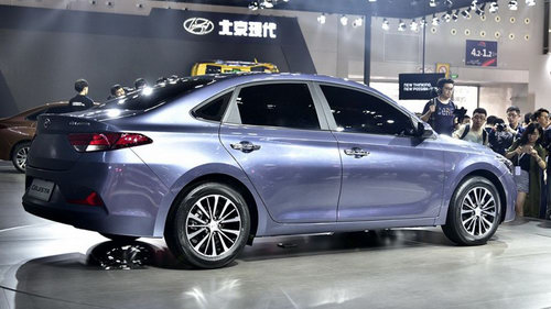 Hyundai Celesta: Xe Hàn giá rẻ chỉ 261 triệu đồng