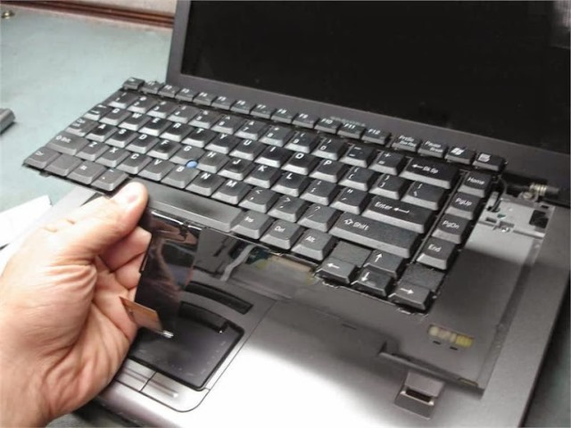 Mẹo khắc phục bàn phím laptop bị liệt