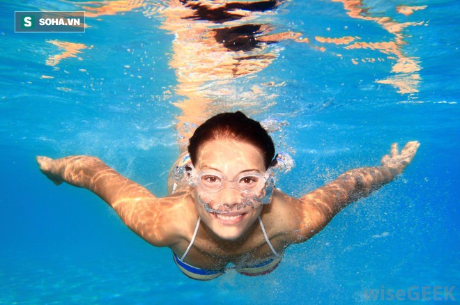 Nếu chưa biết bơi, hãy xem hướng dẫn này để tự tin xuống bể ngay trong mùa hè này